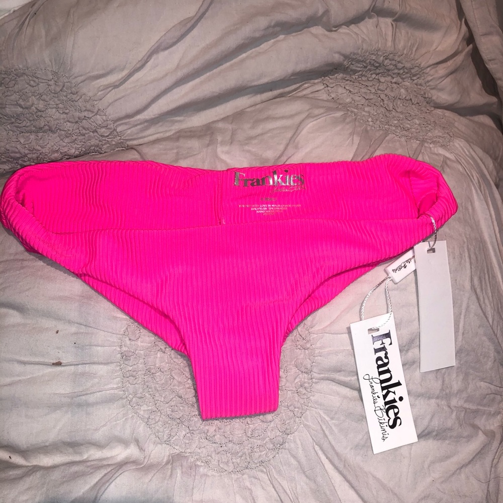 ✨NWT✨ Frankies Bikinis Greer BOTTOM in heart throb